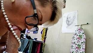 Wow, strong dick pearls mature wife's neck in hot close-ups!