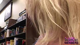 Unbelievable! Blonde bares shaved pussy and big tits flashing in Tampa outdoors