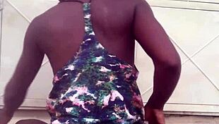 crazy ebony bitch twerks wild ass to afro beats nonstop 🔥🍑