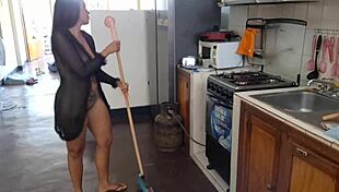 famous mexican influencer leaks kitchen masturbation vid with broomstick