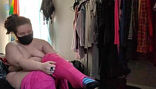 hey, trying on random clothes and teasing ya with my packer on and off...