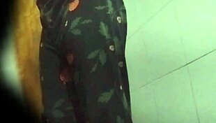 hey check out my hot stepmom shaving her pussy in public