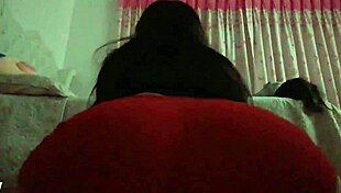 peruvian girl twerks her ass wildly in young town ica neighborhood