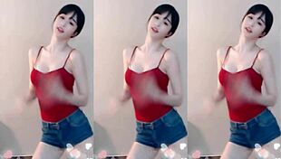 Hot Chinese cutie bounces up and down sexy!