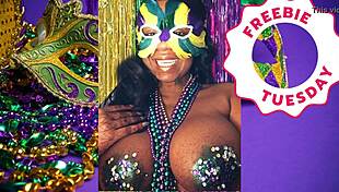 Jessica Grabbit Flashes Big Tits At Mardi Gras