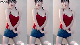 Hot Chinese cutie bounces up and down sexy!