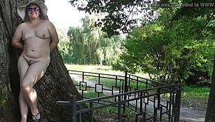 Hairy mature flashes chubby pussy outdoors in park 😏👀