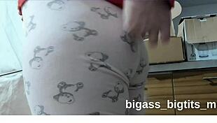 Masturbating Camel Toe In Pajamas