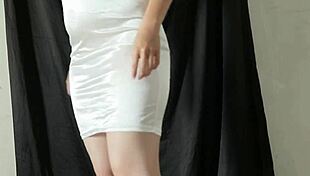 Indo housewife tries new dress, big ass montok gets pounded doggystyle!