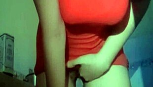 madrastra caliente me dice chúpame hasta el culo porque el viejo me engañó y follamos venganza amateur 😈