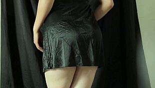 Indo housewife tries new dress, big ass montok gets pounded doggystyle!