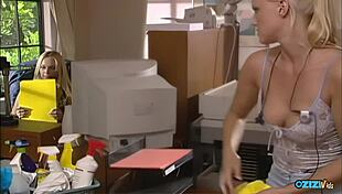 Boss fucks attractive secretary in shaved cunt