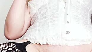 madrastra puta infiel rides her toy and films it for her husbands friends what a latina slut