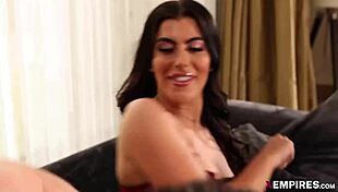 Erotic gal ritchie enjoys deepthroat trip