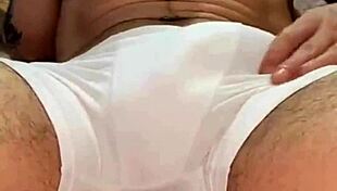 a cueca branca so para ocasioes especiais com a aluna brasileira