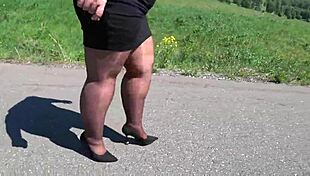 mature bbw walks in pantyhose for fetish