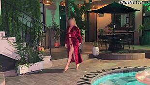 Mature Colombian Blonde With Big Ass Seduces You In The Pool