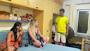 Fui em minha tia and wife squirts hard with aunt