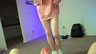 She knows how to fuck him for epic cum