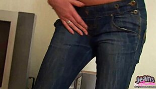 My 18yo ass looks amazing in these skinny jeans