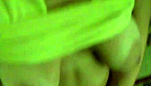 Sandi rose shows off her pantyhose & blowjob skills