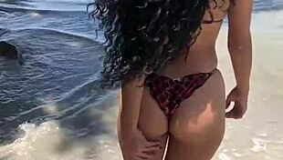 Novinha Gostosa Shows Her Cute Body Outdoors