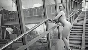 slideshow of favorite public upskirt photosets