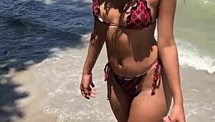 Novinha Gostosa Shows Her Cute Body Outdoors