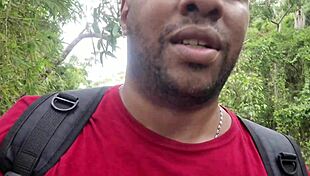 me exibindo na rua saindo da praia nudista