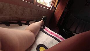 mi padrastro me da un celular por chuparsela y dedos en clitoris