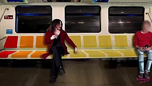 masturbo a un desconocido en el tren mientras mi esposo filma todo