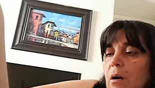 bbw milf shows her body in homemade pov video