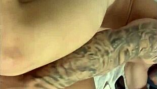 Novinha hotwife gives anal and cums hard