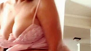 bbw milf shows her body in homemade pov video