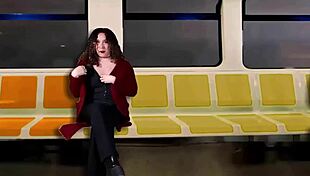 masturbo a un desconocido en el tren mientras mi esposo filma todo