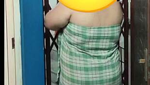 Indian Housewife Delivery Boy Dare With Towel