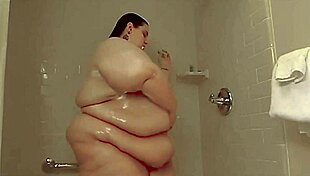 does this ssbbw really shave everything in the shower