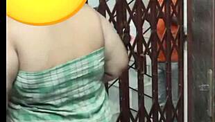Indian Housewife Delivery Boy Dare With Towel
