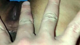 Casada brasileira novinha tem video na web do carnaval e marido corno descobre tudo